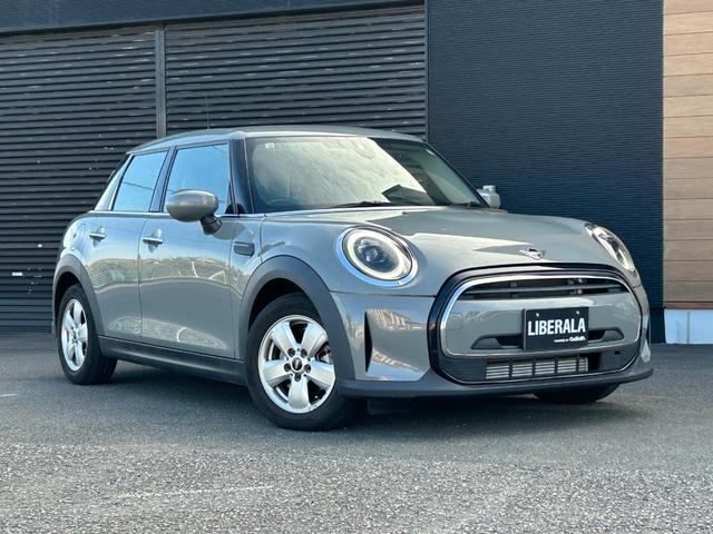 ＭＩＮＩ ワン　クラシック・トリム　純正ナビ・ＡＭ・ＦＭ　バックカメラ　ＬＥＤライト　コーナーセンサー　純正アルミホイール１５インチ　ハーフレザーシート　クルーズコントロール　ＥＴＣ　ＵＳＢ　スマートキー（8枚目）