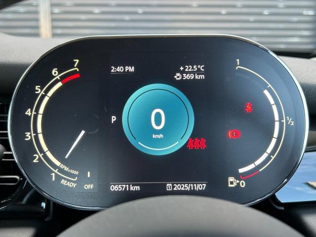 ＭＩＮＩ ワン　クラシック・トリム　純正ナビ・ＡＭ・ＦＭ　バックカメラ　ＬＥＤライト　コーナーセンサー　純正アルミホイール１５インチ　ハーフレザーシート　クルーズコントロール　ＥＴＣ　ＵＳＢ　スマートキー（15枚目）
