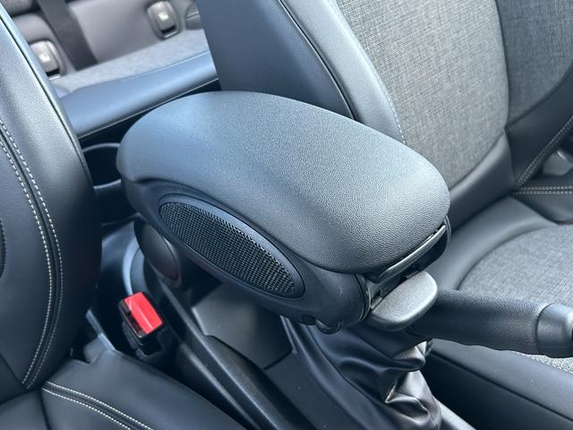 ＭＩＮＩ ワン　クラシック・トリム　純正ナビ・ＡＭ・ＦＭ　バックカメラ　ＬＥＤライト　コーナーセンサー　純正アルミホイール１５インチ　ハーフレザーシート　クルーズコントロール　ＥＴＣ　ＵＳＢ　スマートキー（31枚目）