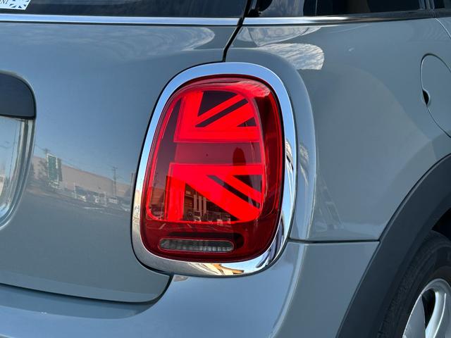 ＭＩＮＩ ワン　クラシック・トリム　純正ナビ・ＡＭ・ＦＭ　バックカメラ　ＬＥＤライト　コーナーセンサー　純正アルミホイール１５インチ　ハーフレザーシート　クルーズコントロール　ＥＴＣ　ＵＳＢ　スマートキー（59枚目）