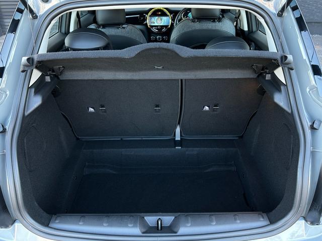 ＭＩＮＩ ワン　クラシック・トリム　純正ナビ・ＡＭ・ＦＭ　バックカメラ　ＬＥＤライト　コーナーセンサー　純正アルミホイール１５インチ　ハーフレザーシート　クルーズコントロール　ＥＴＣ　ＵＳＢ　スマートキー（60枚目）