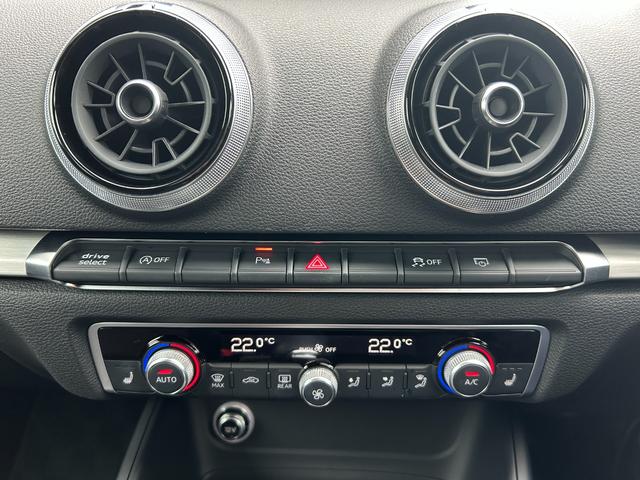 Ａ３ スポーツバック３０ＴＦＳＩ　純正ナビ　前後ドライブレコーダー　ブラインドスポットモニター　ブラックハーフレザーシート　アダプティブクルーズコントロール　Ｄパワーシート　ＤＮ席シートヒーター（27枚目）