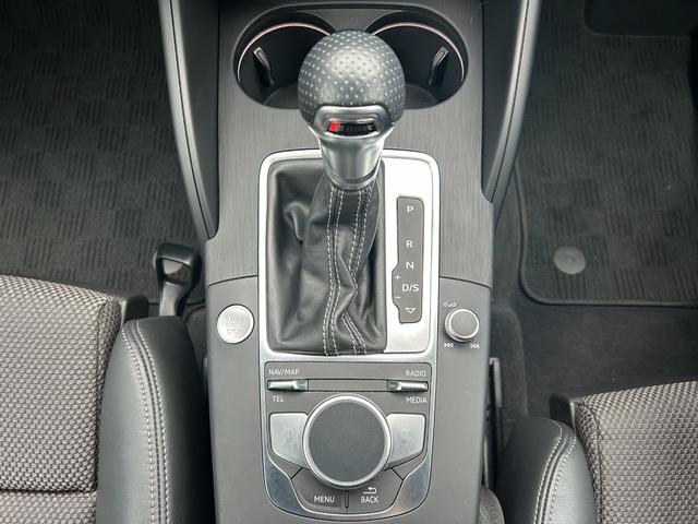 Ａ３ スポーツバック３０ＴＦＳＩ　純正ナビ　前後ドライブレコーダー　ブラインドスポットモニター　ブラックハーフレザーシート　アダプティブクルーズコントロール　Ｄパワーシート　ＤＮ席シートヒーター（30枚目）