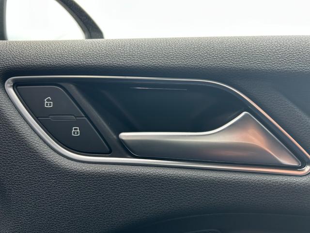 Ａ３ スポーツバック３０ＴＦＳＩ　純正ナビ　前後ドライブレコーダー　ブラインドスポットモニター　ブラックハーフレザーシート　アダプティブクルーズコントロール　Ｄパワーシート　ＤＮ席シートヒーター（58枚目）