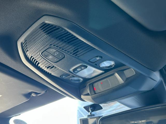 ３００８ ＧＴ　ブルーＨＤｉ　純正ナビ・フルセグＴＶ・Ｂｌｕｅｔｏｏｔｈ　バックカメラ　サンルーフ　ＬＥＤヘッドライト　パワーバックドア　ＵＳＢ　ＥＴＣ　ドラレコ前後　コーナーセンサー　レザーシート　シートヒーター（30枚目）