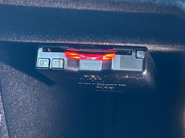 ３００８ ＧＴ　ブルーＨＤｉ　純正ナビ・フルセグＴＶ・Ｂｌｕｅｔｏｏｔｈ　バックカメラ　サンルーフ　ＬＥＤヘッドライト　パワーバックドア　ＵＳＢ　ＥＴＣ　ドラレコ前後　コーナーセンサー　レザーシート　シートヒーター（41枚目）