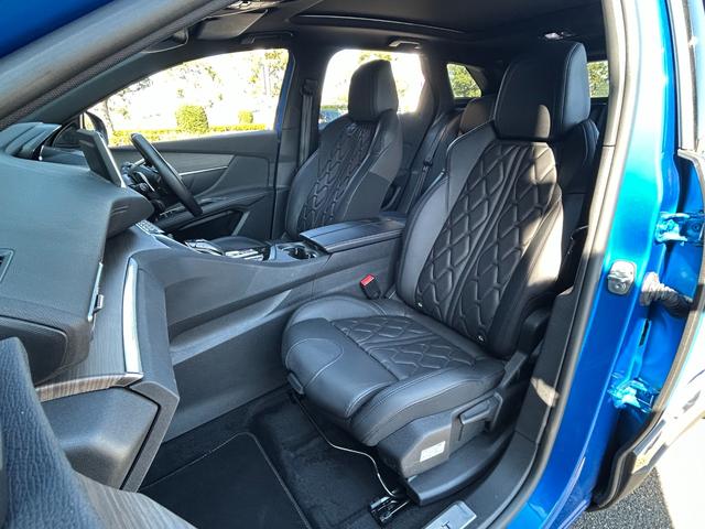 ３００８ ＧＴ　ブルーＨＤｉ　純正ナビ・フルセグＴＶ・Ｂｌｕｅｔｏｏｔｈ　バックカメラ　サンルーフ　ＬＥＤヘッドライト　パワーバックドア　ＵＳＢ　ＥＴＣ　ドラレコ前後　コーナーセンサー　レザーシート　シートヒーター（50枚目）