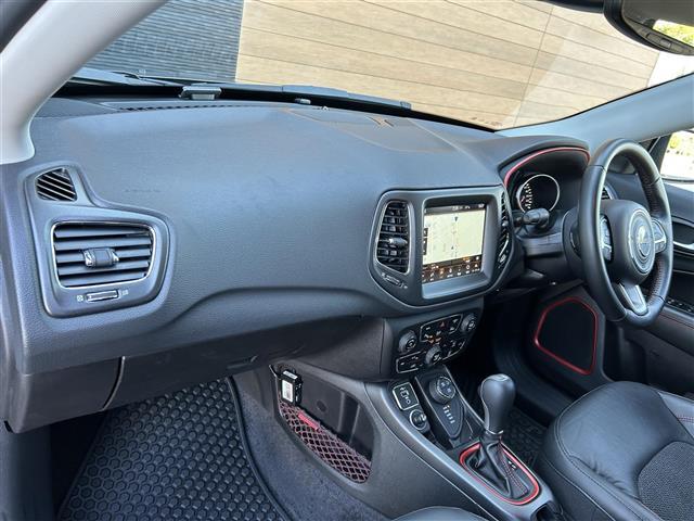 ジープ・コンパス トレイルホーク ハーフレザーシート 純正HDDフルセグテレビ アダプティブクルーズコントロール ダウンヒルアシストコントロール ブラインドスポットモニター 前後ドライブレコーダー ETC(29枚目)