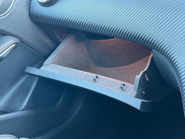 Ａクラス Ａ１８０　スポーツ　純正ナビ　ＣＤ　ＤＶＤ　ＴＶ　Ｂｌｕｅｔｏｏｔｈ　バックカメラ　コーナーセンサー　ＵＳＢ　ＥＴＣ　ハーフレザーシート　シートヒーター　純正フロアマット　純正アルミホイール１８　ＬＥＤ（54枚目）