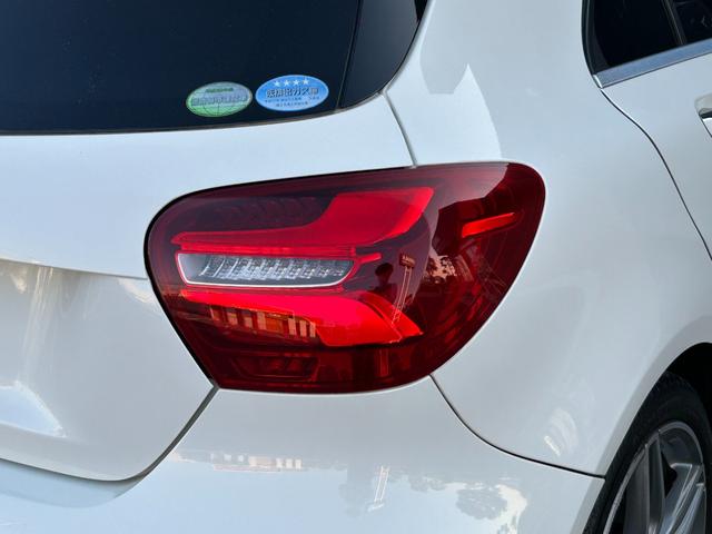 Ａクラス Ａ１８０　スポーツ　純正ナビ　ＣＤ　ＤＶＤ　ＴＶ　Ｂｌｕｅｔｏｏｔｈ　バックカメラ　コーナーセンサー　ＵＳＢ　ＥＴＣ　ハーフレザーシート　シートヒーター　純正フロアマット　純正アルミホイール１８　ＬＥＤ（60枚目）