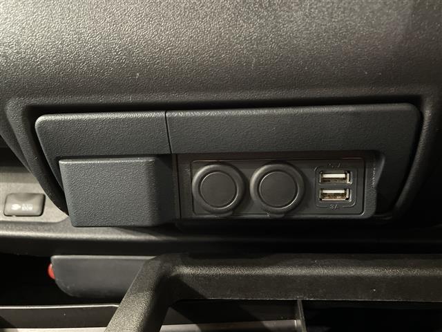 レジアスエースバン スーパーＧＬ　ダークプライムＩＩ　アルパイン製ナビ　ＣＤ　ＤＶＤ　Ｂｌｕｅｔｏｏｔｈ　フルセグＴＶ　バックカメラ　グリルガード　ホワイトレタータイヤ　ハイエース用増設電源ユニット　エンジンスターター　ＴＲＤマッドガード　ＥＴＣ（19枚目）