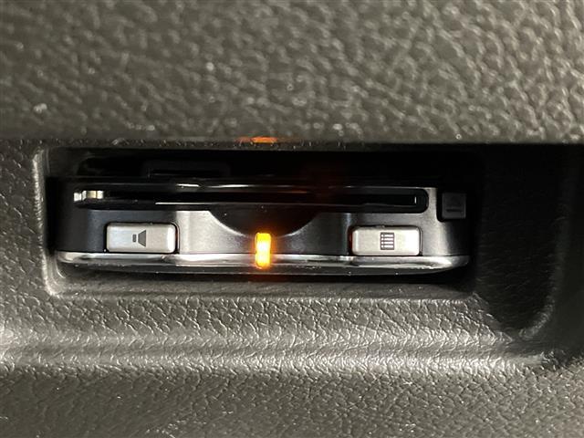 キューブ １５Ｘ　Ｖセレクション　ナビ　ＣＤ　ＴＶ　ＳＤ　ビルトインＥＴＣ　禁煙車　オートライト　フォグランプ　スマートキー　プッシュスタート　電動格納ミラー　１６インチアルミホイール　フロアマット　スペアキー　オートエアコン（5枚目）