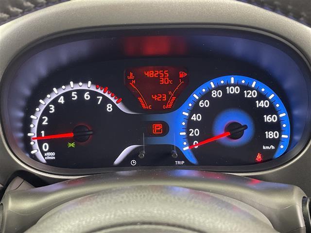 キューブ １５Ｘ　Ｖセレクション　ナビ　ＣＤ　ＴＶ　ＳＤ　ビルトインＥＴＣ　禁煙車　オートライト　フォグランプ　スマートキー　プッシュスタート　電動格納ミラー　１６インチアルミホイール　フロアマット　スペアキー　オートエアコン（6枚目）