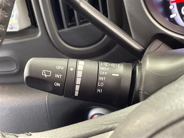 キューブ １５Ｘ　Ｖセレクション　ナビ　ＣＤ　ＴＶ　ＳＤ　ビルトインＥＴＣ　禁煙車　オートライト　フォグランプ　スマートキー　プッシュスタート　電動格納ミラー　１６インチアルミホイール　フロアマット　スペアキー　オートエアコン（8枚目）