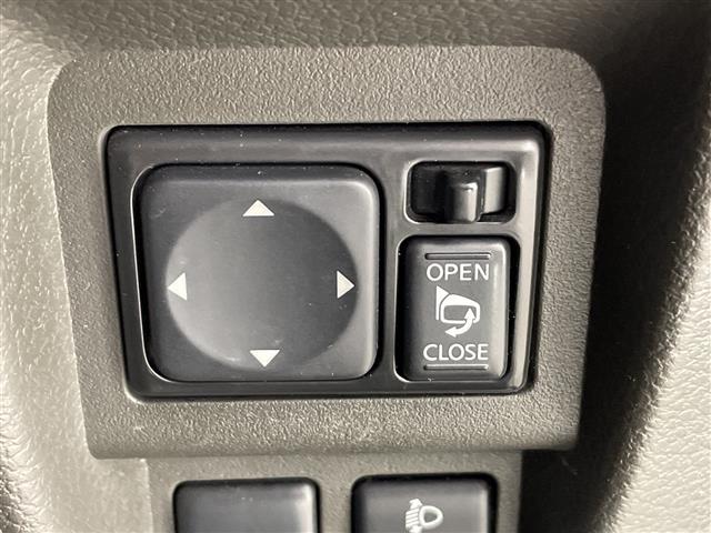 キューブ １５Ｘ　Ｖセレクション　ナビ　ＣＤ　ＴＶ　ＳＤ　ビルトインＥＴＣ　禁煙車　オートライト　フォグランプ　スマートキー　プッシュスタート　電動格納ミラー　１６インチアルミホイール　フロアマット　スペアキー　オートエアコン（13枚目）