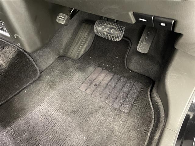 キューブ １５Ｘ　Ｖセレクション　ナビ　ＣＤ　ＴＶ　ＳＤ　ビルトインＥＴＣ　禁煙車　オートライト　フォグランプ　スマートキー　プッシュスタート　電動格納ミラー　１６インチアルミホイール　フロアマット　スペアキー　オートエアコン（24枚目）