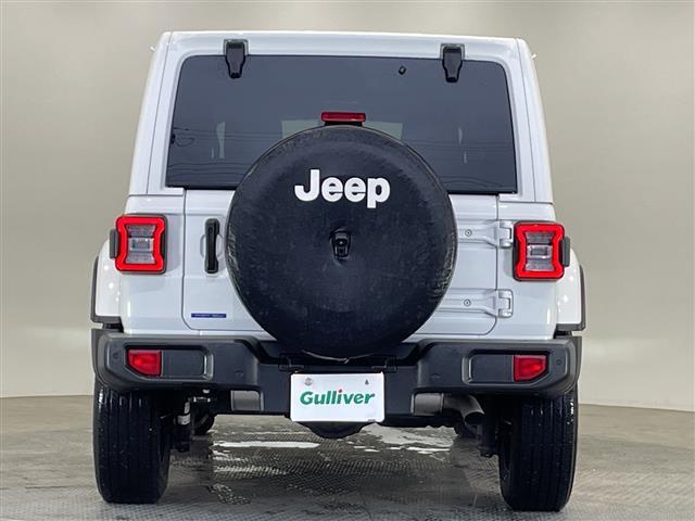 ジープ・ラングラーアンリミテッド サハラ　ワンオーナー　純正ナビ　フルセグＴＶ　Ｂｌｕｅｔｏｏｔｈ　禁煙車　ＥＴＣ　ステアリングヒーター　オートライト　ＬＥＤヘッドライト　純正アルミホイール　フロアマット　アイドリングストップ　スマートキー（31枚目）