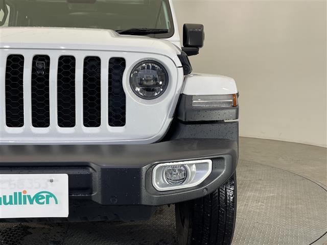 ジープ・ラングラーアンリミテッド サハラ　ワンオーナー　純正ナビ　フルセグＴＶ　Ｂｌｕｅｔｏｏｔｈ　禁煙車　ＥＴＣ　ステアリングヒーター　オートライト　ＬＥＤヘッドライト　純正アルミホイール　フロアマット　アイドリングストップ　スマートキー（40枚目）