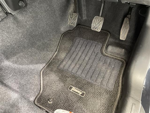 ジムニー ＸＣ　ターボ　４ＷＤ　ディスプレイオーディオ　ＣＤ　Ｂｌｕｅｔｏｏｔｈ　ＵＳＢ　デュアルセンサーブレーキサポート　シートヒーター　オートライト　ダウンヒルアシスト　ＬＥＤヘッドライト　プッシュスタート（25枚目）