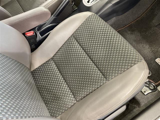 アクア クロスオーバー　グラム　ワンオーナー　禁煙車　純正ナビ　フルセグＴＶ　Ｂｌｕｅｔｏｏｔｈ　ＣＤ　ＳＤ　バックカメラ　トヨタセーフティセンス　衝突軽減システム　レーンキープアシスト　オートハイビーム　ドラレコ　ＥＴＣ（25枚目）
