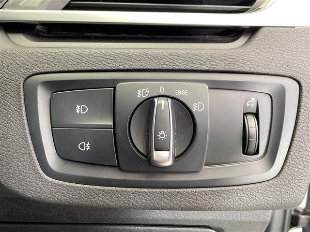 Ｘ１ ｘＤｒｉｖｅ　１８ｄ　純正ナビ　ＣＤ　ＤＶＤ　Ｂｌｕｅｔｏｏｔｈ　バックカメラ　アクティブセーフティ　前後コーナーセンサー　ドライブレコーダー　パワーバックドア　ハーフレザーシート　シートヒーター　禁煙車　ＥＴＣ（13枚目）