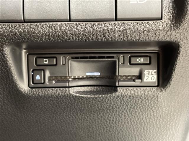 ＲＡＶ４ ハイブリッドＸ　ワンオーナー　８インチディスプレイオーディオ　Ｂｌｕｅｔｏｏｔｈ　ＵＳＢ　フルセグＴＶ　Ａｐｐｌｅｃａｒｐｌａｙ　ＡｎｄｒｏｉｄＡｕｔｏ　バックカメラ　ＴＲＤフルエアロ　トヨタセーフティ　ＢＳＭ（6枚目）
