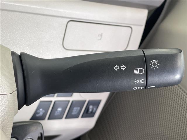 タント Ｌ　ＳＡ　ナビ　ＣＤ　フルセグＴＶ　Ｂｌｕｅｔｏｏｔｈ　ＳＤ　両側スライドドア　禁煙車　横滑り防止装置　リモコンキー　スペアキー　アイドリングストップ　電動格納ミラー　純正フロアマット　ベンチシート（8枚目）