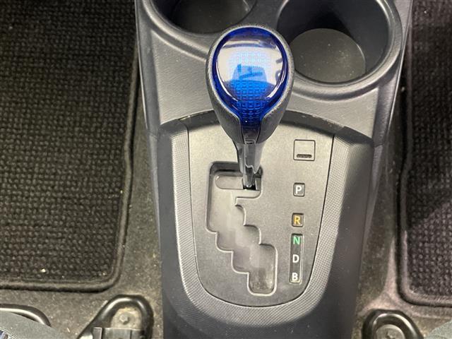 アクア S 禁煙車 純正ナビ フルセグTV Bluetooth CD DVD SD バックカメラ 前方ドライブレコーダー ドアバイザー オートライト ビルトインETC プッシュスタート スマートキー(15枚目)