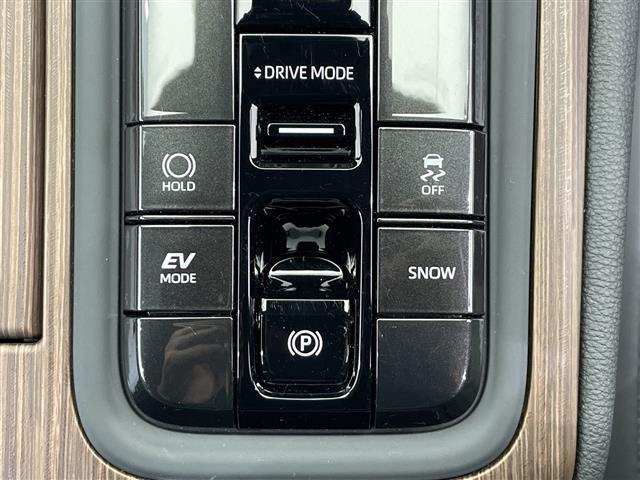 クラウン Ｚ　禁煙車　ガラスルーフ　純正ナビ　フルセグＴＶ　Ｂｌｕｅｔｏｏｔｈ　ＵＳＢ　ＨＤＭＩ　全方位カメラ　トヨタセーフティセンス　置くだけ充電　ハ゜ト゛ルシフト　ヘッドアップディスプレイ　前後ドラレコ（15枚目）