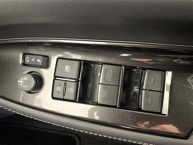 クラウン Ｚ　禁煙車　ガラスルーフ　純正ナビ　フルセグＴＶ　Ｂｌｕｅｔｏｏｔｈ　ＵＳＢ　ＨＤＭＩ　全方位カメラ　トヨタセーフティセンス　置くだけ充電　ハ゜ト゛ルシフト　ヘッドアップディスプレイ　前後ドラレコ（24枚目）