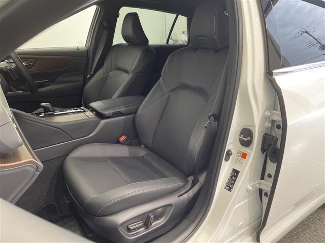 クラウン Ｚ　禁煙車　ガラスルーフ　純正ナビ　フルセグＴＶ　Ｂｌｕｅｔｏｏｔｈ　ＵＳＢ　ＨＤＭＩ　全方位カメラ　トヨタセーフティセンス　置くだけ充電　ハ゜ト゛ルシフト　ヘッドアップディスプレイ　前後ドラレコ（26枚目）