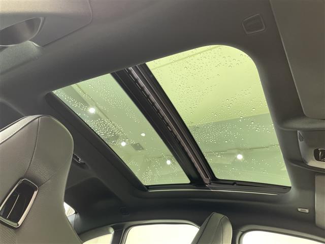 2シリーズ M235i xDriveグランクーペ 純正ナビ Bluetooth AppleCarPlay USB バックカメラ Mパフォーマンスキャリパー サンルーフ リアエアロ パドルシフト ヘッドアップディスプレイ 置くだけ充電 BSM ETC(5枚目)