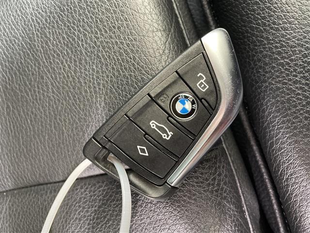 2シリーズ M235i xDriveグランクーペ 純正ナビ Bluetooth AppleCarPlay USB バックカメラ Mパフォーマンスキャリパー サンルーフ リアエアロ パドルシフト ヘッドアップディスプレイ 置くだけ充電 BSM ETC(10枚目)