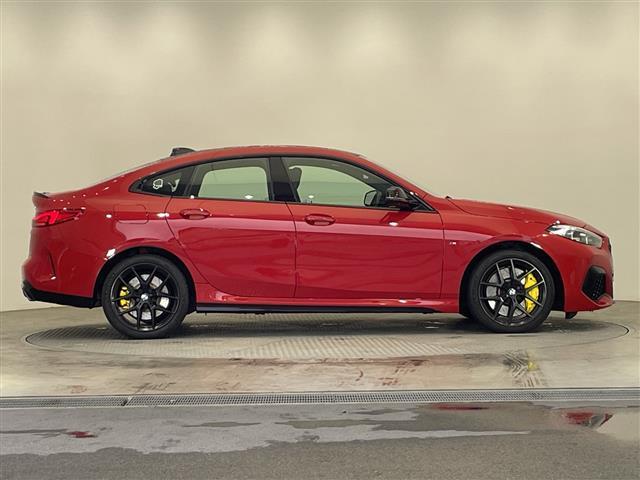 2シリーズ M235i xDriveグランクーペ 純正ナビ Bluetooth AppleCarPlay USB バックカメラ Mパフォーマンスキャリパー サンルーフ リアエアロ パドルシフト ヘッドアップディスプレイ 置くだけ充電 BSM ETC(34枚目)