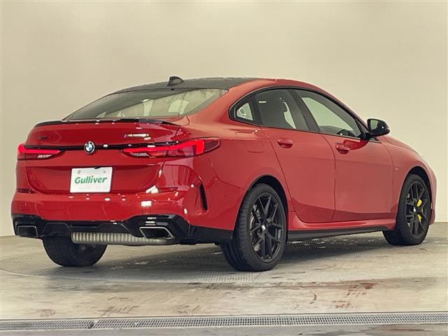 2シリーズ M235i xDriveグランクーペ 純正ナビ Bluetooth AppleCarPlay USB バックカメラ Mパフォーマンスキャリパー サンルーフ リアエアロ パドルシフト ヘッドアップディスプレイ 置くだけ充電 BSM ETC(37枚目)