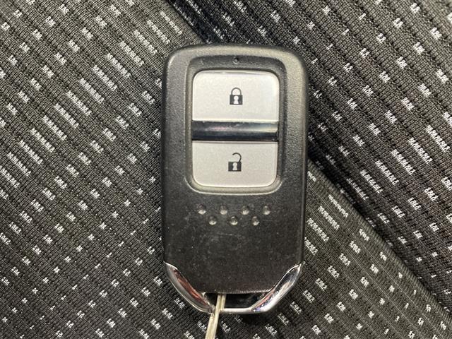 ヴェゼル ハイブリッドZ・ホンダセンシング 禁煙車 純正ナビ ワンセグTV Bluetooth CD SD USB バックカメラ ホンダセンシング 衝突軽減システム レーンキープアシスト オートクルーズコントロール ブレーキホールド(9枚目)