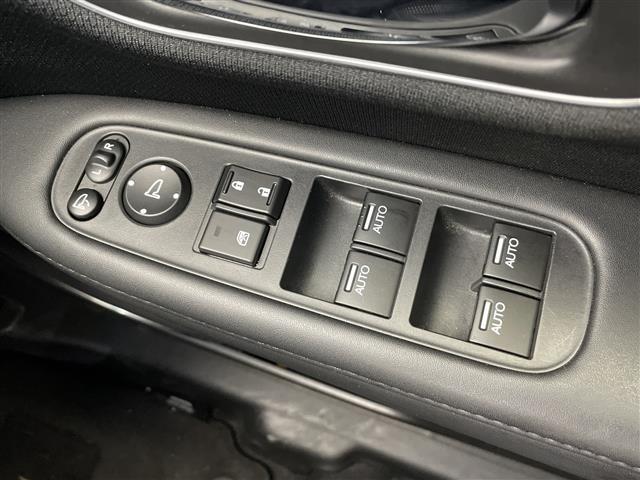 ヴェゼル ハイブリッドZ・ホンダセンシング 禁煙車 純正ナビ ワンセグTV Bluetooth CD SD USB バックカメラ ホンダセンシング 衝突軽減システム レーンキープアシスト オートクルーズコントロール ブレーキホールド(21枚目)