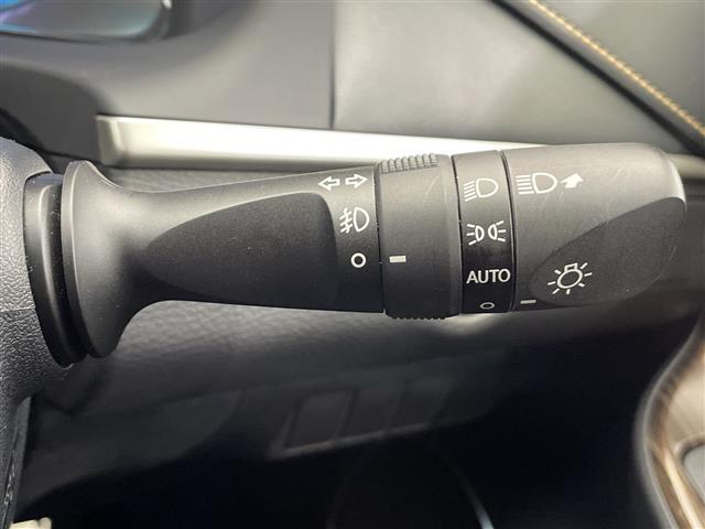 ハリアー エレガンス 純正ナビ バックカメラ サンルーフ セルスターレーダー ETC 前方ドラレコ ハーフレザーシート パワーシート 禁煙車 オートライト LEDヘッドライト 横滑り防止装置 フォグランプ(13枚目)