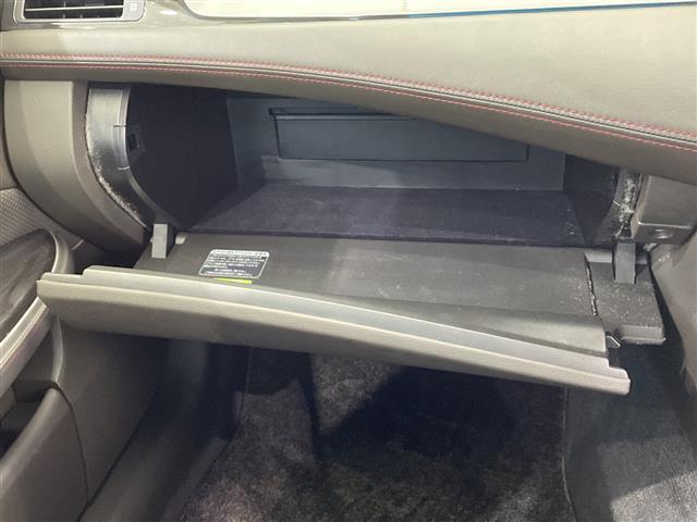 クラウン ２．５アスリート　アニバーサリーエディション　禁煙車　純正ナビ　フルセグＴＶ　ＣＤ　ＤＶＤ　ＵＳＢ　バックカメラ　シートヒーター　シートクーラー　前後コーナーセンサー　クルーズコントロール　前後ドライブレコーダー　ＥＴＣ　ＨＩＤヘッドライト（16枚目）