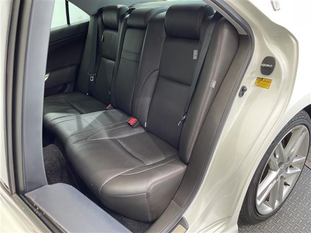 クラウン ２．５アスリート　アニバーサリーエディション　禁煙車　純正ナビ　フルセグＴＶ　ＣＤ　ＤＶＤ　ＵＳＢ　バックカメラ　シートヒーター　シートクーラー　前後コーナーセンサー　クルーズコントロール　前後ドライブレコーダー　ＥＴＣ　ＨＩＤヘッドライト（20枚目）