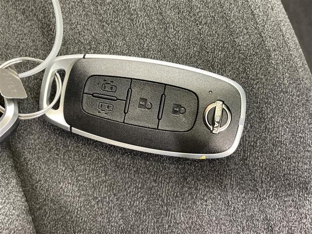 セレナ e-パワー ハイウェイスターV 禁煙車 プロパイロット 純正ナビ フルセグ Bluetooth AppleCarPlay AndroidAuto USB 全方位カメラ 後席モニター アダプティブLEDライト 前後ドライブレコーダー(11枚目)