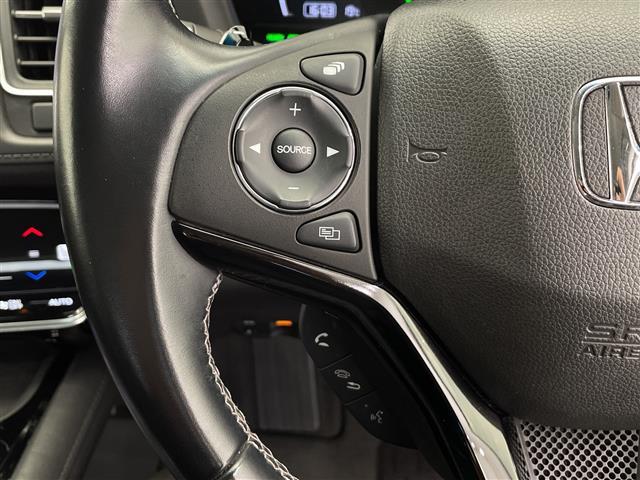 ヴェゼル ハイブリッドZ・ホンダセンシング 禁煙車 純正ナビ Bluetooth フルセグTV CD DVD SD バックカメラ ホンダセンシング オートクルーズコントロール 前後ドライブレコーダー 純正アルミホイール付きサマータイヤ積込(8枚目)