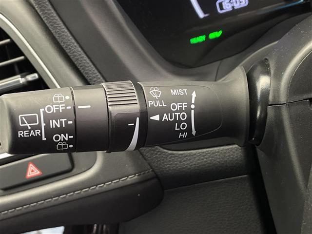 ヴェゼル ハイブリッドZ・ホンダセンシング 禁煙車 純正ナビ Bluetooth フルセグTV CD DVD SD バックカメラ ホンダセンシング オートクルーズコントロール 前後ドライブレコーダー 純正アルミホイール付きサマータイヤ積込(10枚目)