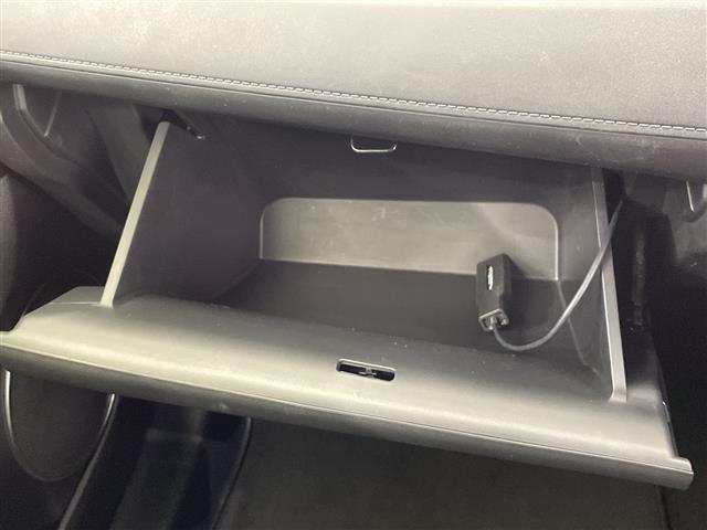 ヴェゼル ハイブリッドZ・ホンダセンシング 禁煙車 純正ナビ Bluetooth フルセグTV CD DVD SD バックカメラ ホンダセンシング オートクルーズコントロール 前後ドライブレコーダー 純正アルミホイール付きサマータイヤ積込(18枚目)