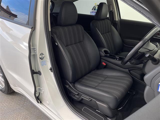 ヴェゼル ハイブリッドZ・ホンダセンシング 禁煙車 純正ナビ Bluetooth フルセグTV CD DVD SD バックカメラ ホンダセンシング オートクルーズコントロール 前後ドライブレコーダー 純正アルミホイール付きサマータイヤ積込(19枚目)