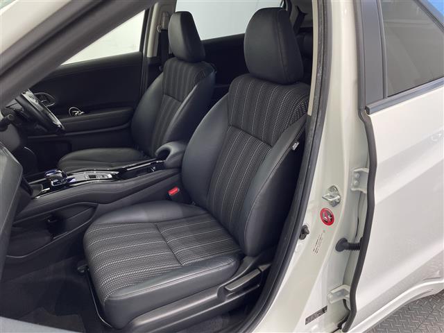 ヴェゼル ハイブリッドZ・ホンダセンシング 禁煙車 純正ナビ Bluetooth フルセグTV CD DVD SD バックカメラ ホンダセンシング オートクルーズコントロール 前後ドライブレコーダー 純正アルミホイール付きサマータイヤ積込(22枚目)