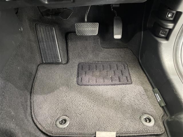 ヴェゼル ハイブリッドZ・ホンダセンシング 禁煙車 純正ナビ Bluetooth フルセグTV CD DVD SD バックカメラ ホンダセンシング オートクルーズコントロール 前後ドライブレコーダー 純正アルミホイール付きサマータイヤ積込(28枚目)