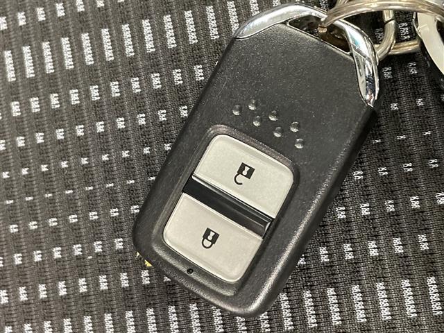 ヴェゼル ハイブリッドZ・ホンダセンシング 禁煙車 純正ナビ Bluetooth フルセグTV CD DVD SD バックカメラ ホンダセンシング オートクルーズコントロール 前後ドライブレコーダー 純正アルミホイール付きサマータイヤ積込(41枚目)