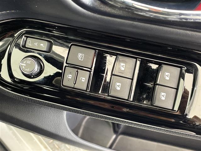 エスクァイア ハイブリッドGi 純正ナビ バックカメラ 衝突軽減ブレーキ コーナーセンサー 両側パワ-スライドドア ハーフレザーシート シートヒーター オートライト LEDヘッドライト 横滑り防止装置 AC100V電源(23枚目)