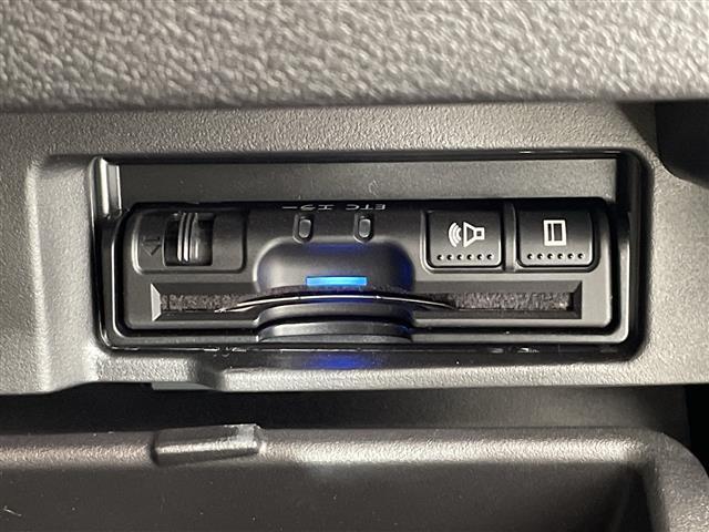 セレナ ハイウェイスター VセレクションII 禁煙車 プロパイロット 純正ナビ フルセグTV Bluetooth USB CD DVD Blu-ray 全方位カメラ バックカメラ 前後ドラレコ オートクルーズコントロール オートホールド ETC(9枚目)